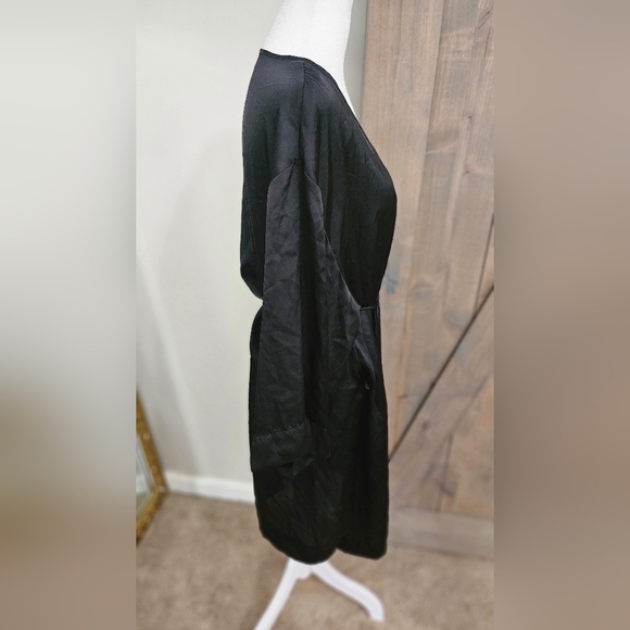 H&M Black Satin Robe With Tie. Size M/L - Picture 7 of 9